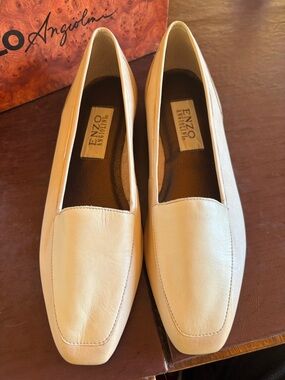 NIB vintage Enzo Angiolini Liberty leather loafers sand/cream size 9